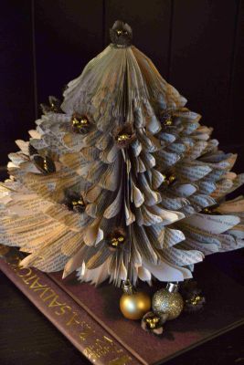 Bucher schneiden Buch falten Weihnachtsbaum