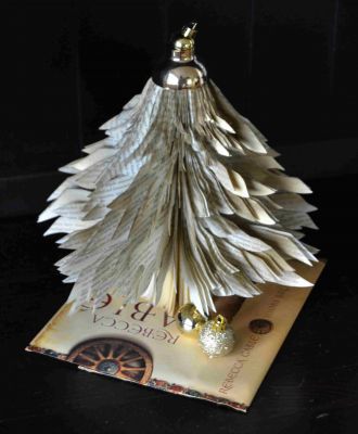 Bucher schneiden Buch falten Weihnachtsbaum