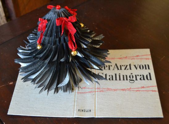 Bucher schneiden Buch falten Weihnachtsbaum